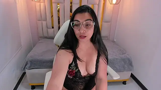 Karla hernandez  online show from 02-04-25, 01:59