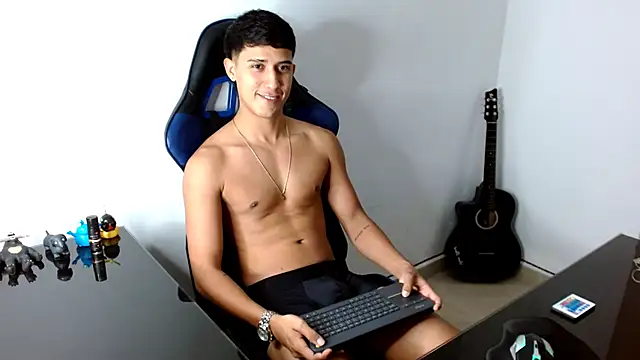 Snapshot of Juan_da01 chatting on 12-12-24, 01:43 Juan da01 online show from 12-12-24, 01:43