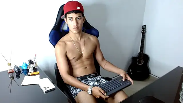 Snapshot of Juan_da01 chatting on 01-12-25, 02:45 Juan da01 online show from 01-12-25, 02:45