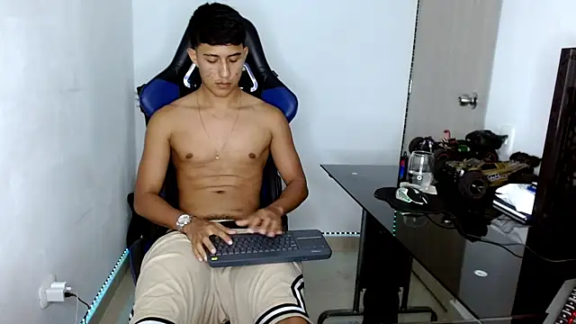 Snapshot of Juan_da01 chatting on 02-25-25, 06:58 Juan da01 online show from 02-25-25, 06:58