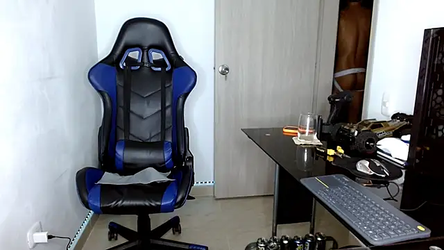 Snapshot of Juan_da01 chatting on 03-07-25, 07:19 Juan da01 online show from 03-07-25, 07:19