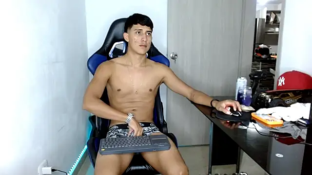 Snapshot of Juan_da01 chatting on 03-09-25, 01:35 Juan da01 online show from 03-09-25, 01:35