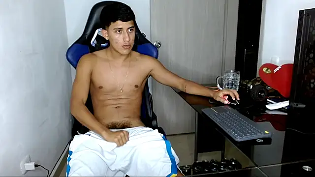 Snapshot of Juan_da01 chatting on 03-13-25, 06:58 Juan da01 online show from 03-13-25, 06:58