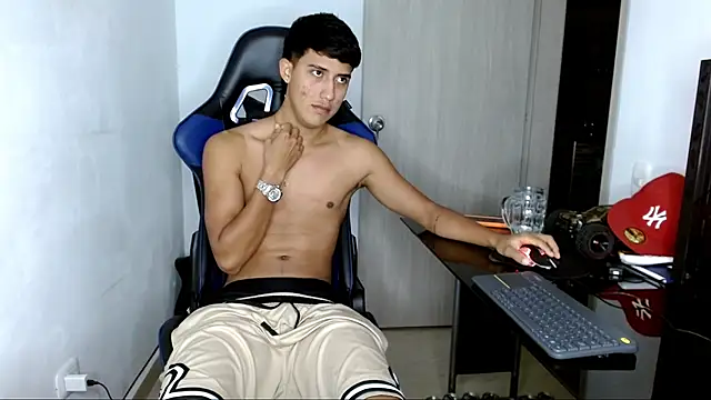 Snapshot of Juan_da01 chatting on 03-19-25, 03:52 Juan da01 online show from 03-19-25, 03:52