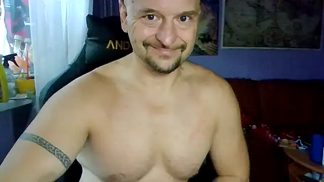 Snapshot of Sports-beast chatting on 10-17-25, 06:05 Sports-beast online show from 10-17-25, 06:05