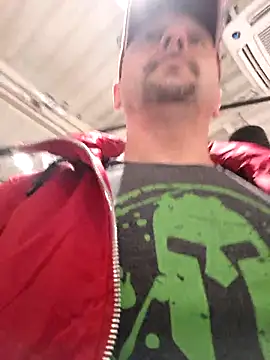 Snapshot of Sports-beast chatting on 12-20-25, 04:58 Sports-beast online show from 12-20-25, 04:58