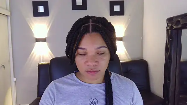 ashley Tompson1 online show from 12-18-24, 12:40