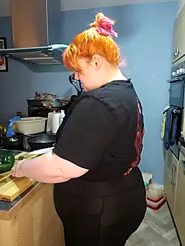 Snapshot of bbw_olive_peach chatting on 02-23-25, 04:35 bbw olive peach online show from 02-23-25, 04:35