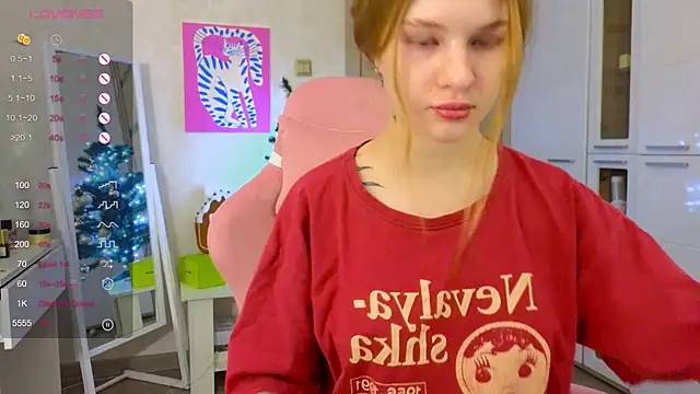 Snapshot of TrissMerigold9 chatting on 01-05-26, 08:23 TrissMerigold9 online show from 01-05-26, 08:23