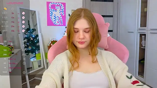 Snapshot of TrissMerigold9 chatting on 01-08-26, 09:00 TrissMerigold9 online show from 01-08-26, 09:00