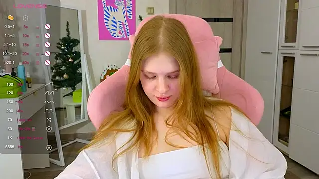 Snapshot of TrissMerigold9 chatting on 01-10-26, 09:30 TrissMerigold9 online show from 01-10-26, 09:30