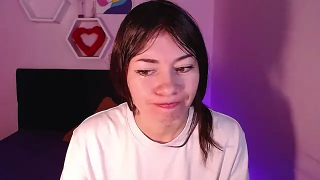 AnnaliOlsenX online show from 12-23-24, 01:03