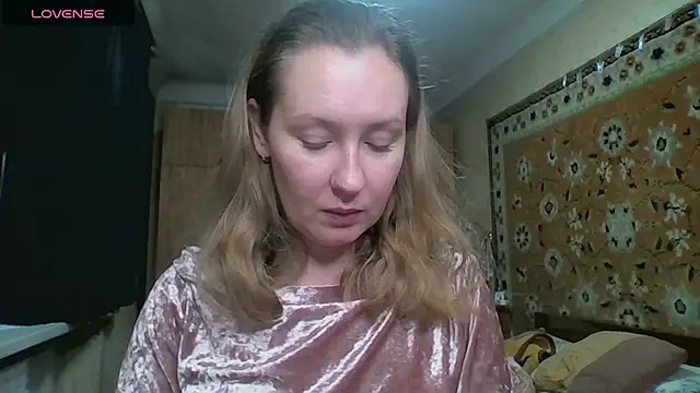 AnnaXLovers online show from 10-17-25, 09:56