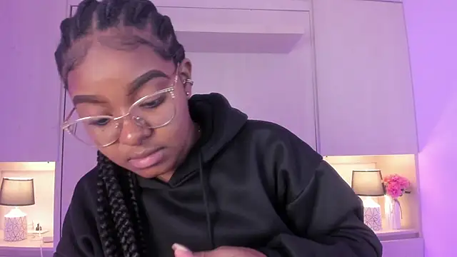 tamaraa smiith online show from 10-10-25, 07:46