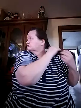 Snapshot of Bayou_Woman68 chatting on 11-17-25, 03:40 Bayou Woman68 online show from 11-17-25, 03:40