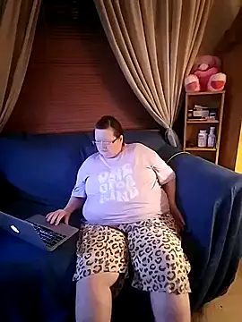 Snapshot of Bayou_Woman68 chatting on 12-01-25, 11:54 Bayou Woman68 online show from 12-01-25, 11:54