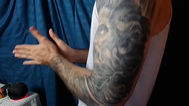 Snapshot of Kenner_fox77 chatting on 12-25-24, 07:24 Kenner fox77 online show from 12-25-24, 07:24