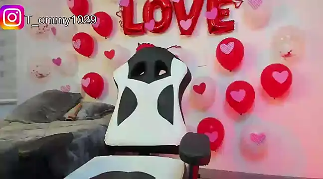 Snapshot of Tommy_Jos chatting on 02-13-25, 02:56 Tommy Jos online show from 02-13-25, 02:56