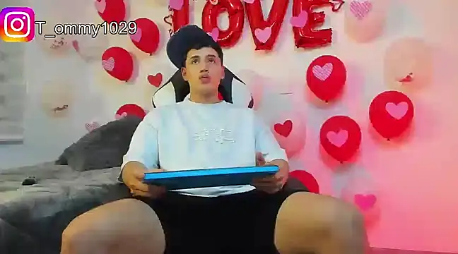 Snapshot of Tommy_Jos chatting on 02-16-25, 01:25 Tommy Jos online show from 02-16-25, 01:25