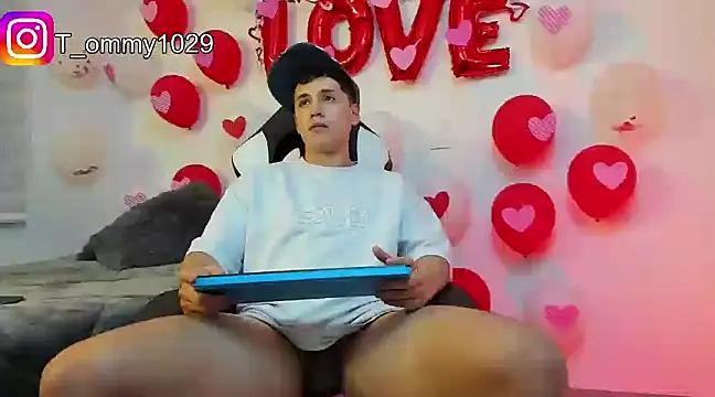 Snapshot of Tommy_Jos chatting on 02-16-25, 07:37 Tommy Jos online show from 02-16-25, 07:37