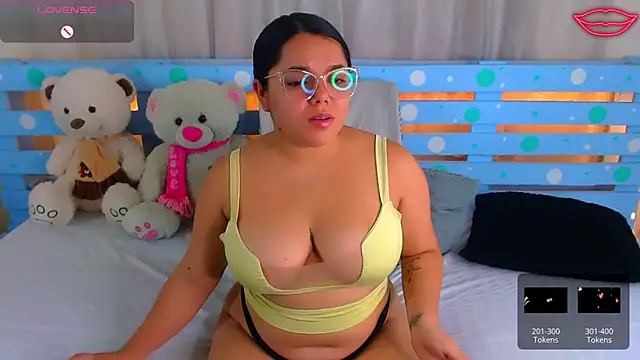 Sara-04 online show from 12-18-24, 01:26