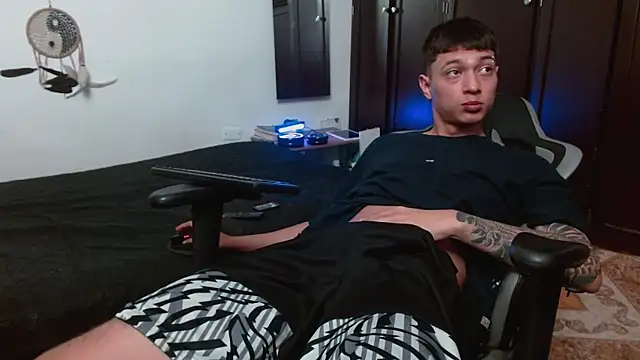 aaron blug online show from 11-03-25, 09:59