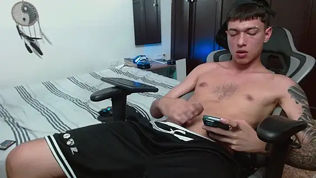 aaron blug online show from 11-07-25, 04:51