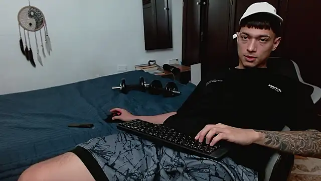 aaron blug online show from 02-06-26, 10:46