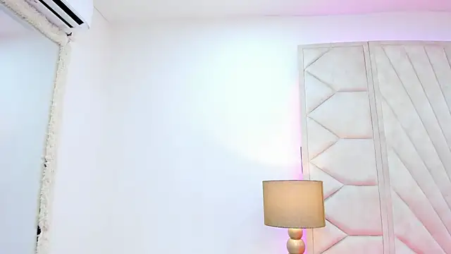 Derek and Skarlet online show from 10-12-25, 04:06