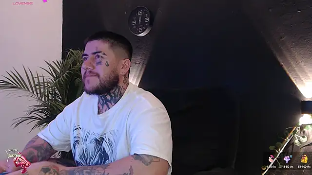 Snapshot of Ash_gusbig chatting on 02-22-25, 03:01 Ash gusbig online show from 02-22-25, 03:01