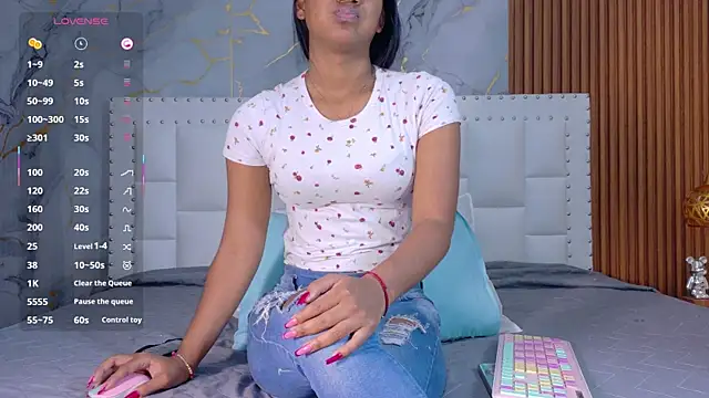 Snapshot of indianschoolgirl chatting on 02-05-26, 07:40 indianschoolgirl online show from 02-05-26, 07:40