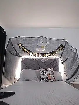 brittanypalmer2023 online show from 11-01-25, 02:46