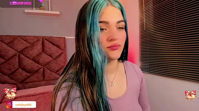 cattaleya    online show from 12-15-24, 03:45