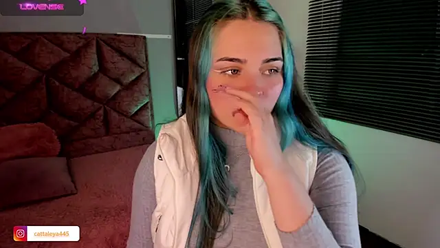 cattaleya    online show from 01-09-25, 04:08