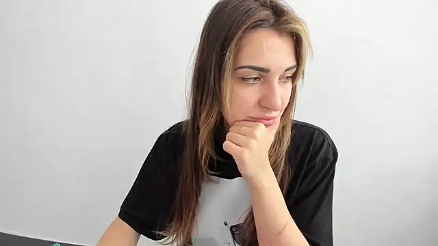 Summmmersky online show from 03-15-25, 01:40