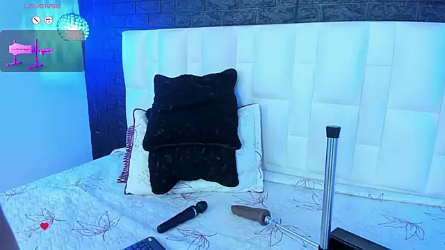 Abbyadams online show from 10-11-25, 03:17