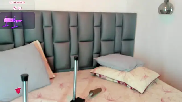 Abbyadams online show from 11-20-25, 03:07