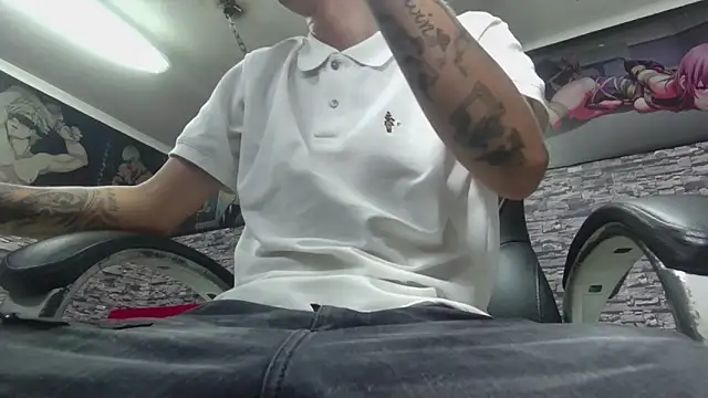 Snapshot of FrannBoy chatting on 03-19-25, 07:38 FrannBoy online show from 03-19-25, 07:38