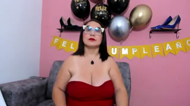 Snapshot of Karo_11_ chatting on 10-29-25, 08:38 Karo 11 online show from 10-29-25, 08:38