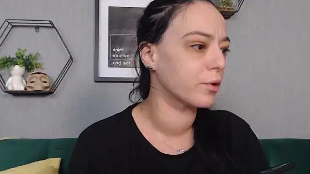 IzabelllNoir online show from 01-05-25, 10:10