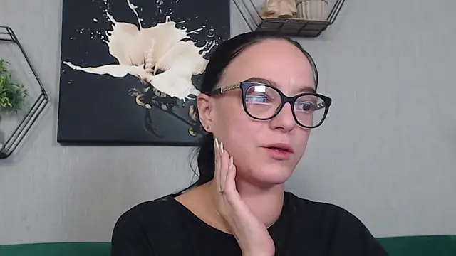 Snapshot of IzabelllNoir chatting on 01-19-26, 08:29 IzabelllNoir online show from 01-19-26, 08:29