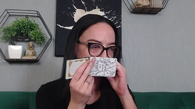 Snapshot of IzabelllNoir chatting on 02-06-26, 08:18 IzabelllNoir online show from 02-06-26, 08:18