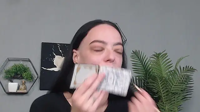 Snapshot of IzabelllNoir chatting on 02-26-26, 10:03 IzabelllNoir online show from 02-26-26, 10:03