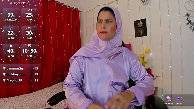 AishaAmin  online show from 10-18-25, 04:19