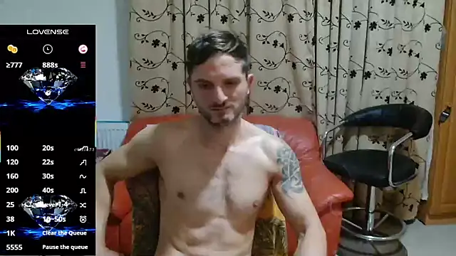 cuple hoot  online show from 11-01-25, 03:52