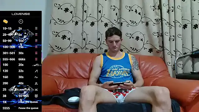 cuple hoot  online show from 11-02-25, 04:04