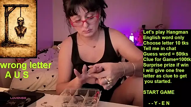 Snapshot of YourDreamLoverr chatting on 01-18-26, 12:25 YourDreamLoverr online show from 01-18-26, 12:25