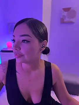 Sara LipsX online show from 12-23-25, 03:37