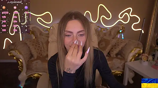 ChloeBrightt online show from 10-13-25, 08:20