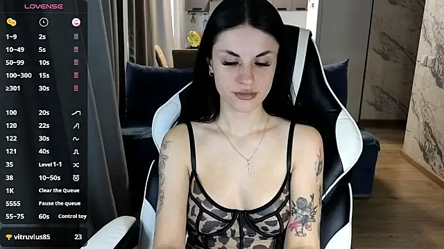 Snapshot of Mary___Moore chatting on 10-10-25, 08:57 Mary Moore online show from 10-10-25, 08:57